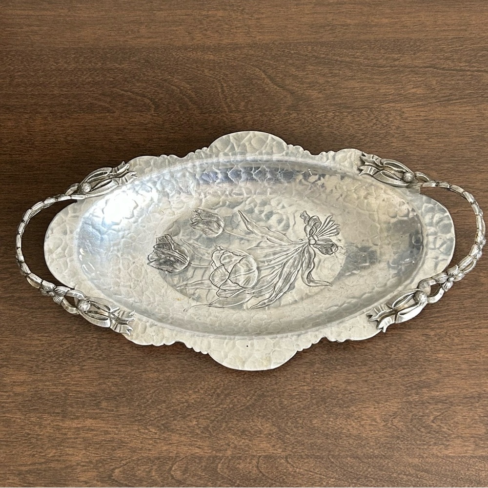RODNEY KENT HAND WROUGHT CREATIONS ALUMINUM HAMMERED FLORAL BREAD TRAY 14 X 8